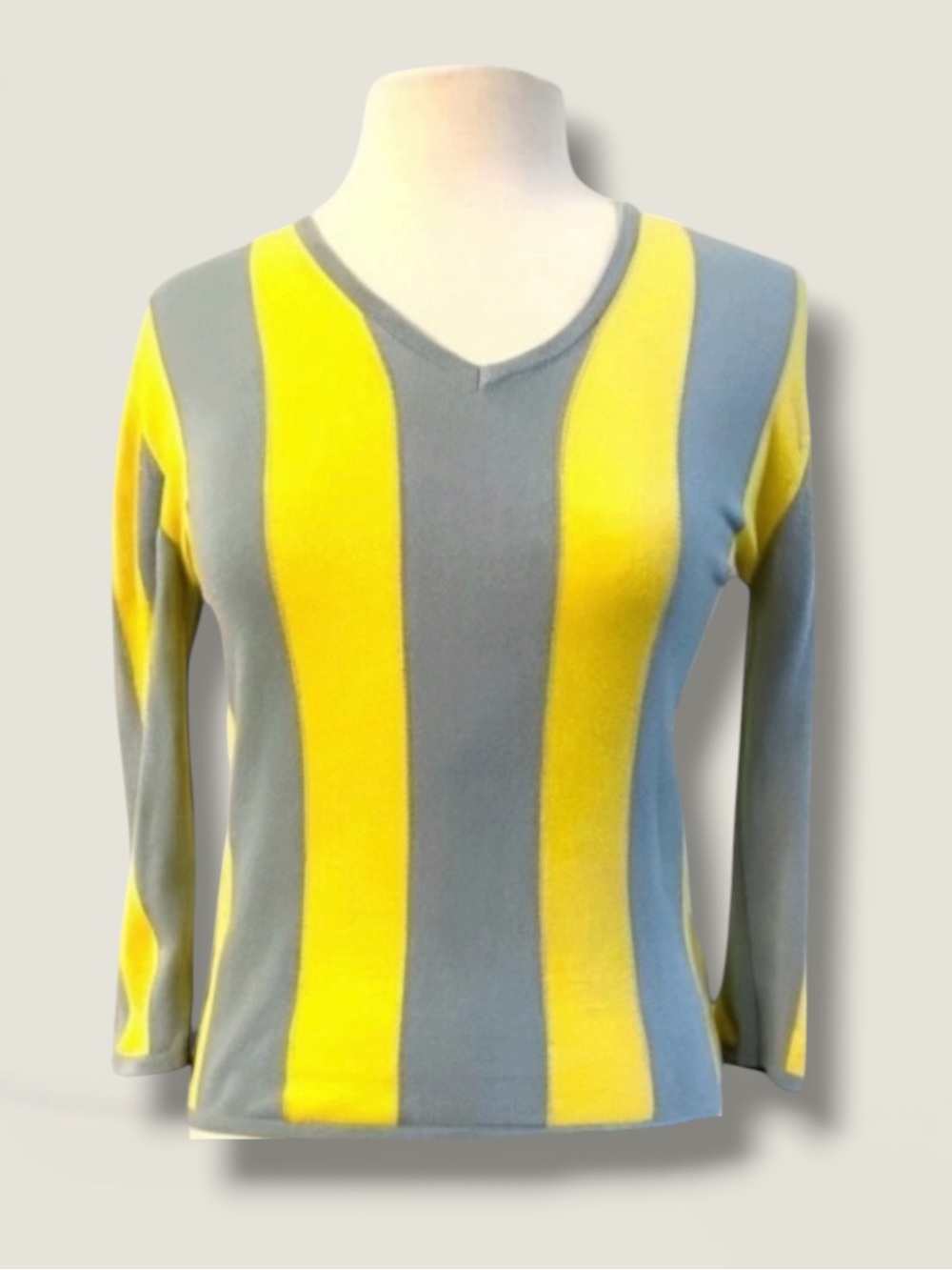 BURBERRY GOLF COTTON V-NECK STRIPED SWEATER SIZE MEDIUM